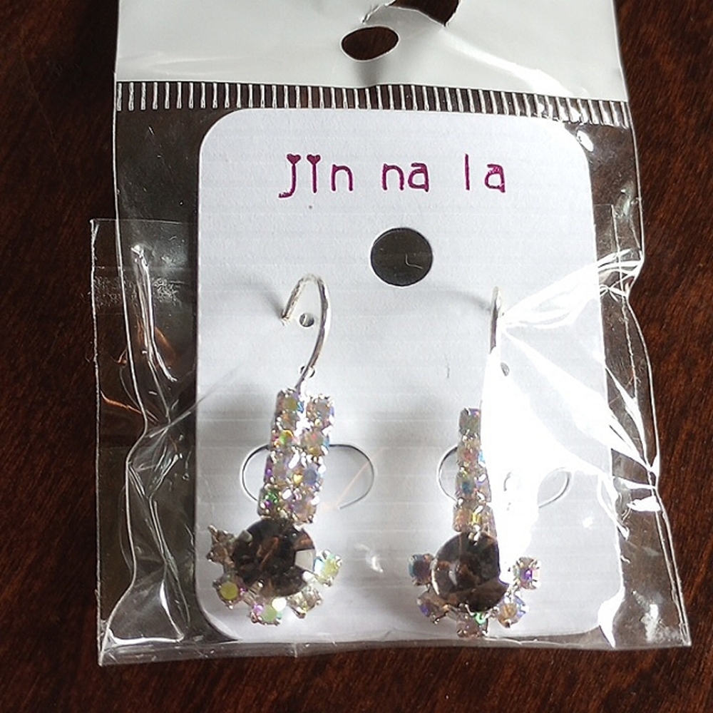 Dangle earrings by Jin na la
